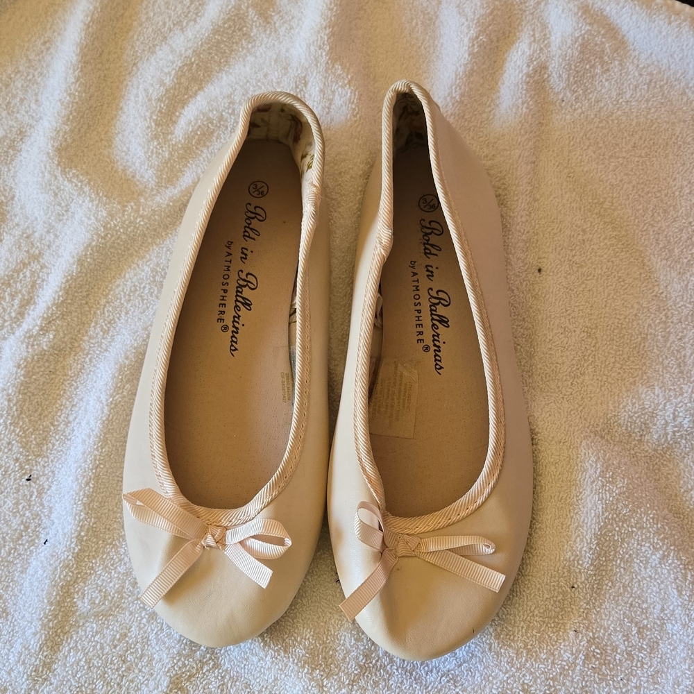 Atmosphere Beige Ballet Flats with Floral Detail